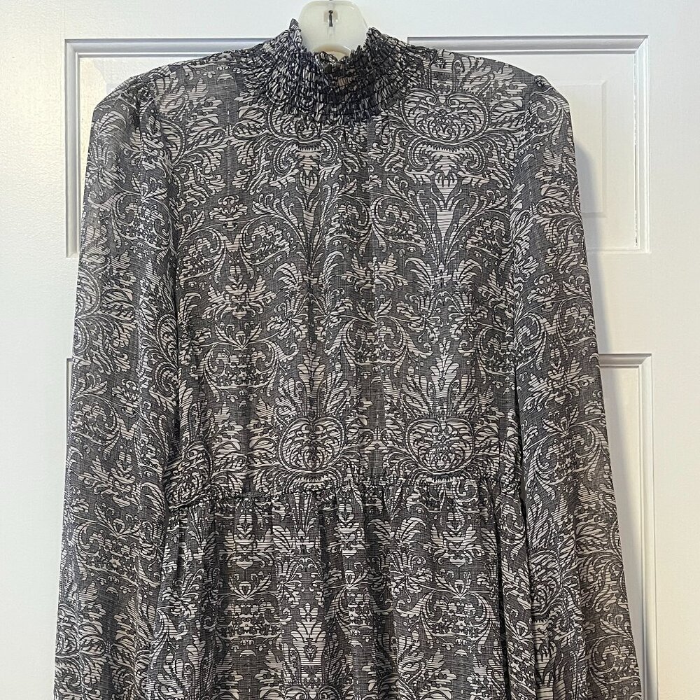 Forever 21 Patterned Long Sleeved Dress